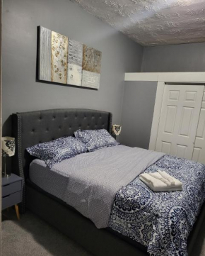 1 bedroom in Columbus OSU district, free parking, kitchen, washer and dryer, central location, downtown, hospital, ExpoCenter, osu stadium